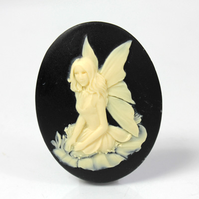 Plastic Cameo - Fairy Oval 40x30MM IVORY ON BLACK