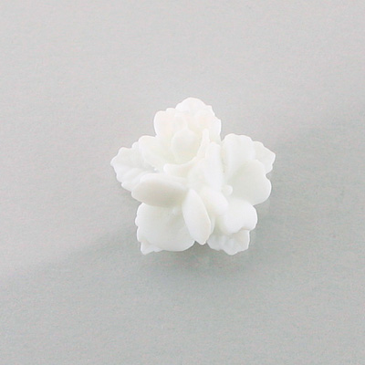 Plastic Carved No-Hole Flower - Round Bouquet 15MM OPAQUE MATTE WHITE