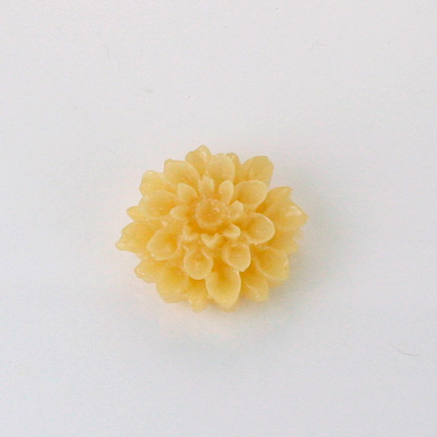 Plastic Carved No-Hole Flower - Dahlia 18MM TRANS LT BROWN