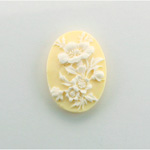 Plastic Cameo - Flower Oval 25x18MM WHITE ON IVORY