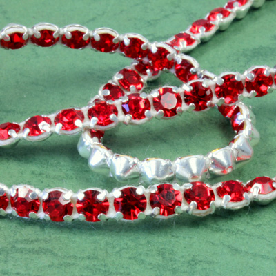 Rhinestone Banding with MC Chaton 1 Row - Round 19SS LT SIAM RUBY-SILVER-WHITE