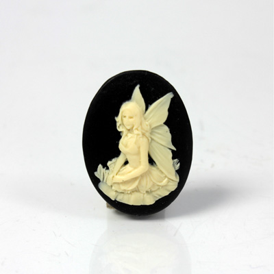 Plastic Cameo - Fairy Oval 25x18MM IVORY ON BLACK