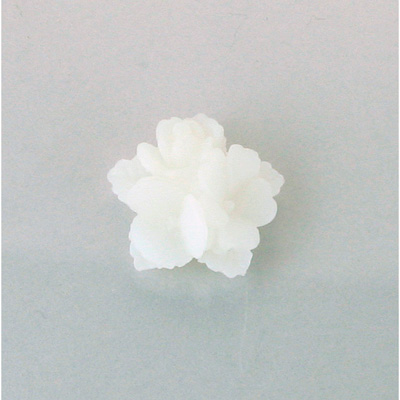 Plastic Carved No-Hole Flower - Round Bouquet 15MM TRANS MATTE WHITE