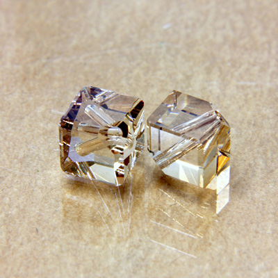 Preciosa Crystal Bead Diagonal Hole - Square 06MM HONEY