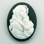 Plastic Cameo - Mother and Child Oval 40x30MM WHITE ON BLACK