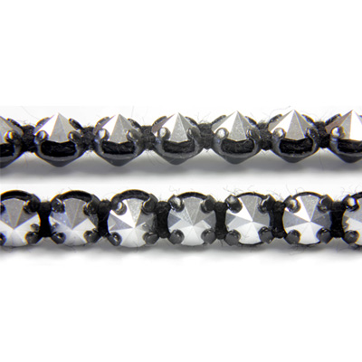 Preciosa Metal Spike Banding 1 Row - Round 15SS COMET ARGENT LIGHT/BLACK