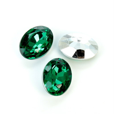 Plastic Point Back Foiled Stone - Oval 18x13MM EMERALD