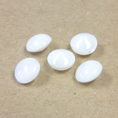 Glass Point Back Buff Top Stone Opaque Doublet - Round 40SS WHITE MOONSTONE