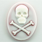 Plastic Cameo - Skull & Crossbones Oval 40x30MM WHITE ON RUBY FS