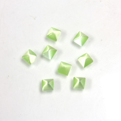 Fiber-Optic Cabochon - Pyramid Top 04x4MM CAT'S EYE LT GREEN