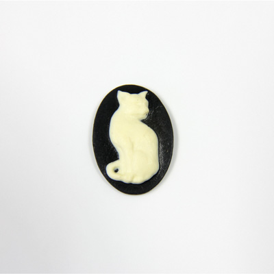 Plastic Cameo - Cat Sitting Oval 18x13MM IVORY ON BLACK