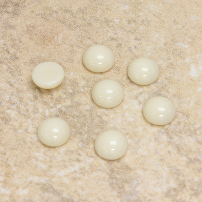 Glass Medium Dome Cabochon - Round 07MM IVORY