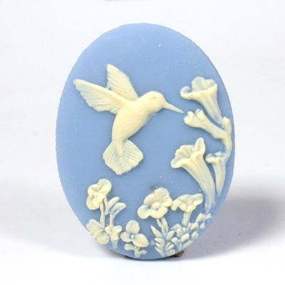 Plastic Cameo - HuMMingbird with Flowers Oval 40x30MM IVORY on VINTAGE BLUE