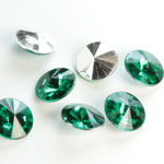 Plastic Point Back Foiled Rivoli 10MM EMERALD