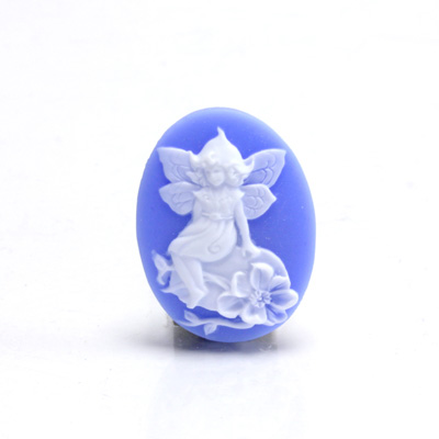 Plastic Cameo - Fairy Sitting on Garden Stone Oval 25x18MM WHITE ON BLUE