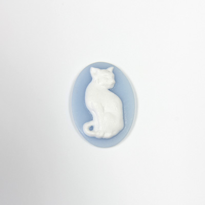 Plastic Cameo - Cat Sitting Oval 18x13MM WHITE ON WEDGEWOOD BLUE