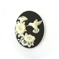 Plastic Cameo - Hummingbird Oval 25x18MM IVORY on BLACK