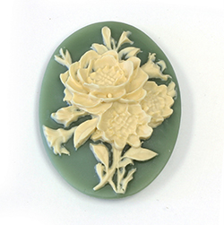 Plastic Cameo - Flowers Arrangement Oval 40x30MM IVORY ON GREEN