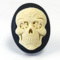 Plastic Cameo - Day of the Dead, Skull Oval 40x30MM IVORY ON BLACK