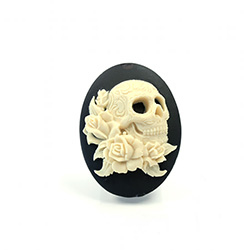 Plastic Cameo - Day of the Dead, Skull with Roses Oval 25x18MM IVORY ON BLACK