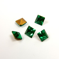 Preciosa Crystal Point Back Fancy Stone - Square 04MM EMERALD