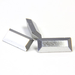 Preciosa Crystal Point Back Fancy Stone - Baguette 07x3MM COMET ARGENT LT