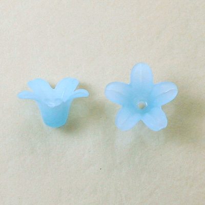 Plastic Flower with Center Hole -13MM MATTE LT SAPPHIRE