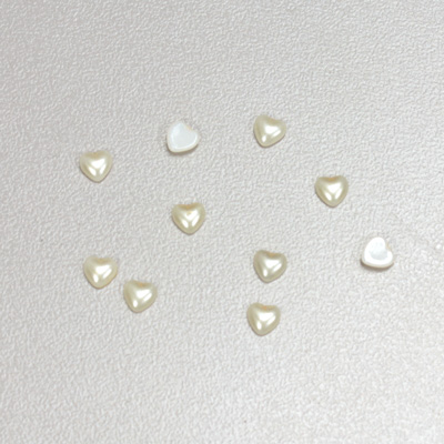 Glass Medium Dome Cabochon Pearl Spray Finish - Heart 04x4MM CREME