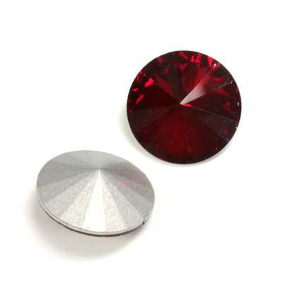 Cut Crystal Point Back Rivoli 18MM LT SIAM RUBY