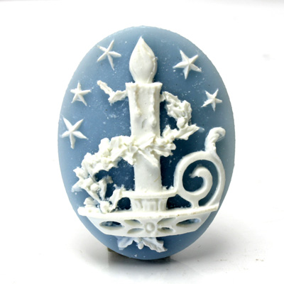 Plastic Cameo - Christmas Candle Oval 40x30MM WHITE ON BLUE