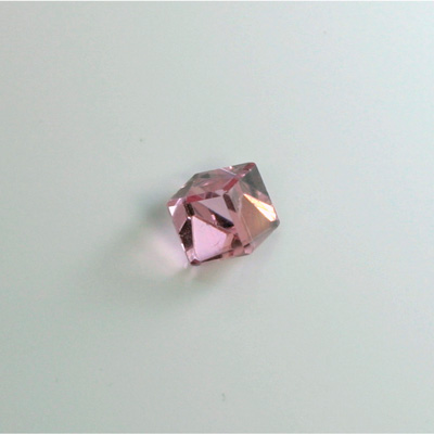 Cut Crystal Foiled Angled Cube 06MM LT ROSE