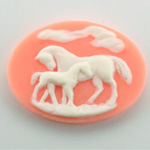 Plastic Cameo - Horses Oval 40x30MM WHITE ON ANGELSKIN