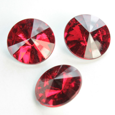 Plastic Point Back Foiled Rivoli 16MM RUBY